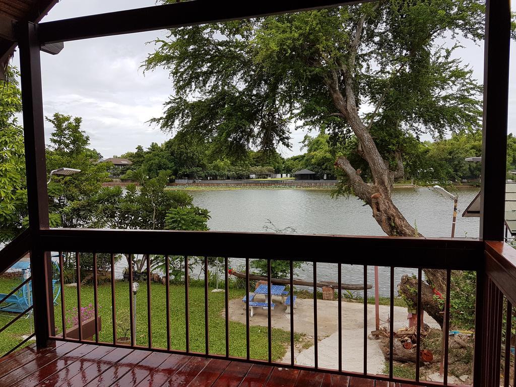 Aajam Riverfront Rooms Kanchanaburi Exterior photo