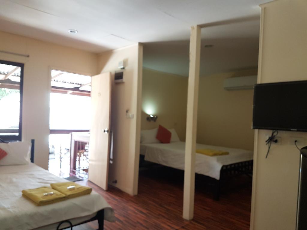 Aajam Riverfront Rooms Kanchanaburi Exterior photo