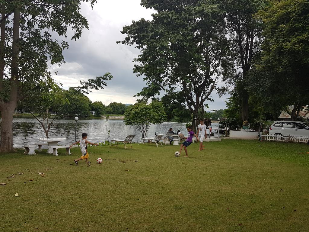 Aajam Riverfront Rooms Kanchanaburi Exterior photo