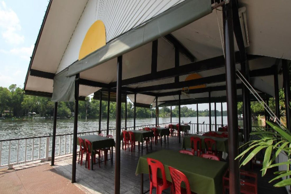 Aajam Riverfront Rooms Kanchanaburi Exterior photo