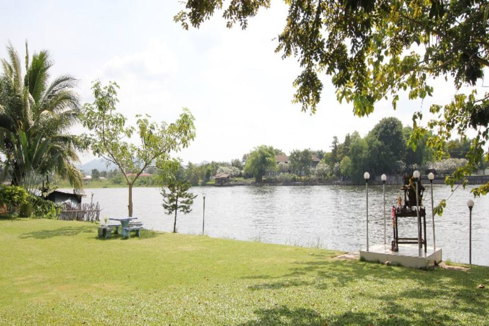 Aajam Riverfront Rooms Kanchanaburi Exterior photo