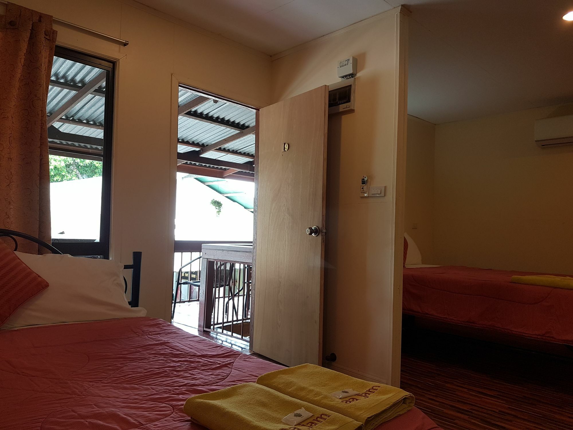 Aajam Riverfront Rooms Kanchanaburi Exterior photo