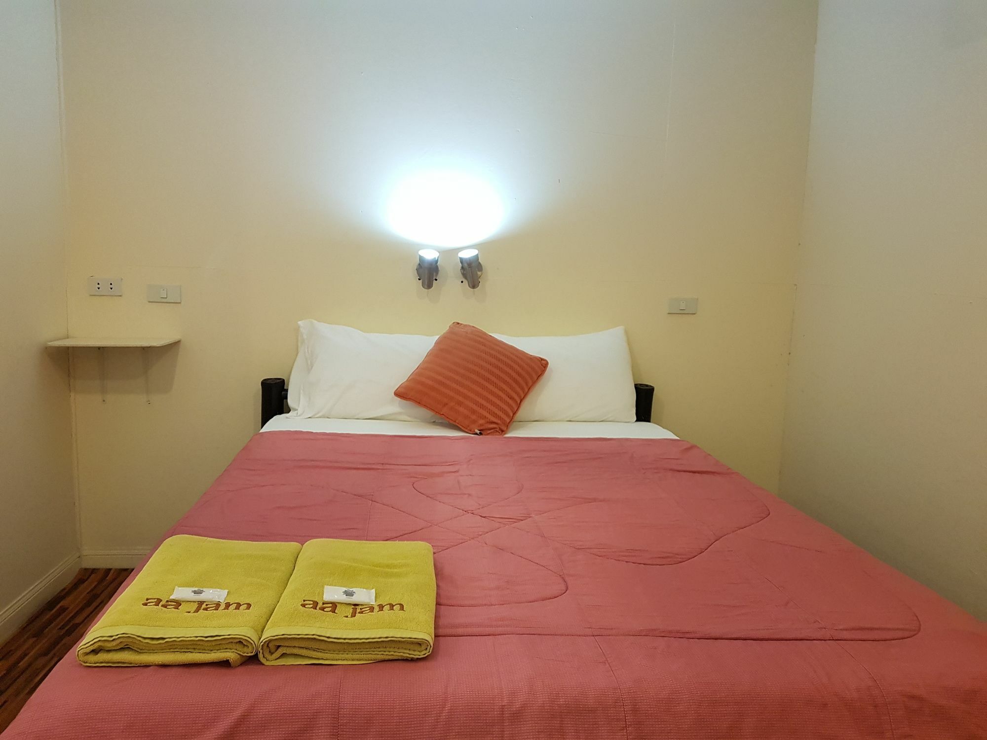 Aajam Riverfront Rooms Kanchanaburi Exterior photo