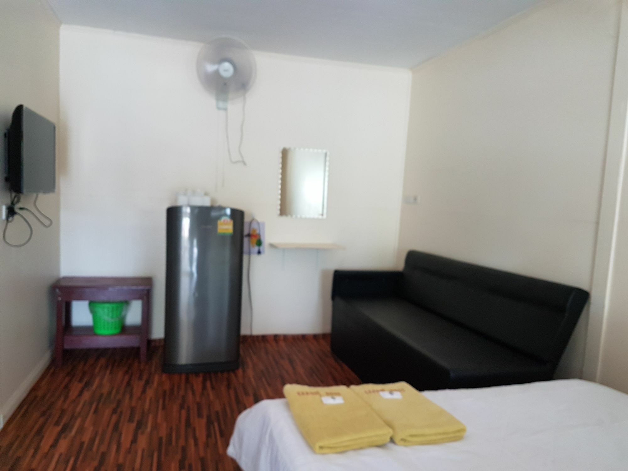 Aajam Riverfront Rooms Kanchanaburi Exterior photo