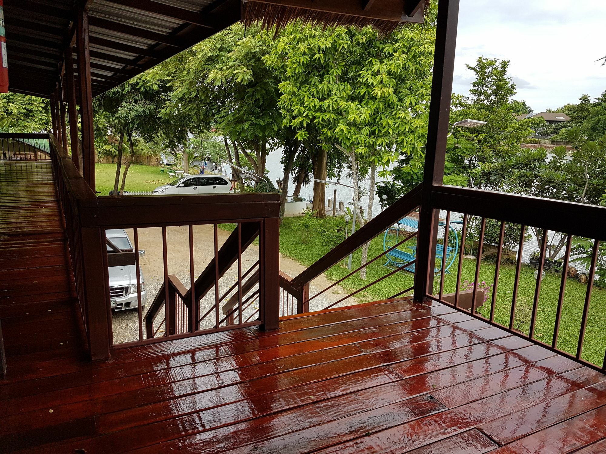 Aajam Riverfront Rooms Kanchanaburi Exterior photo