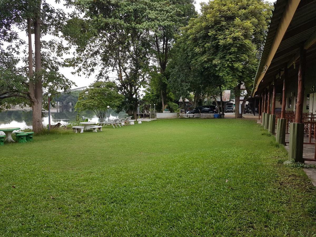 Aajam Riverfront Rooms Kanchanaburi Exterior photo