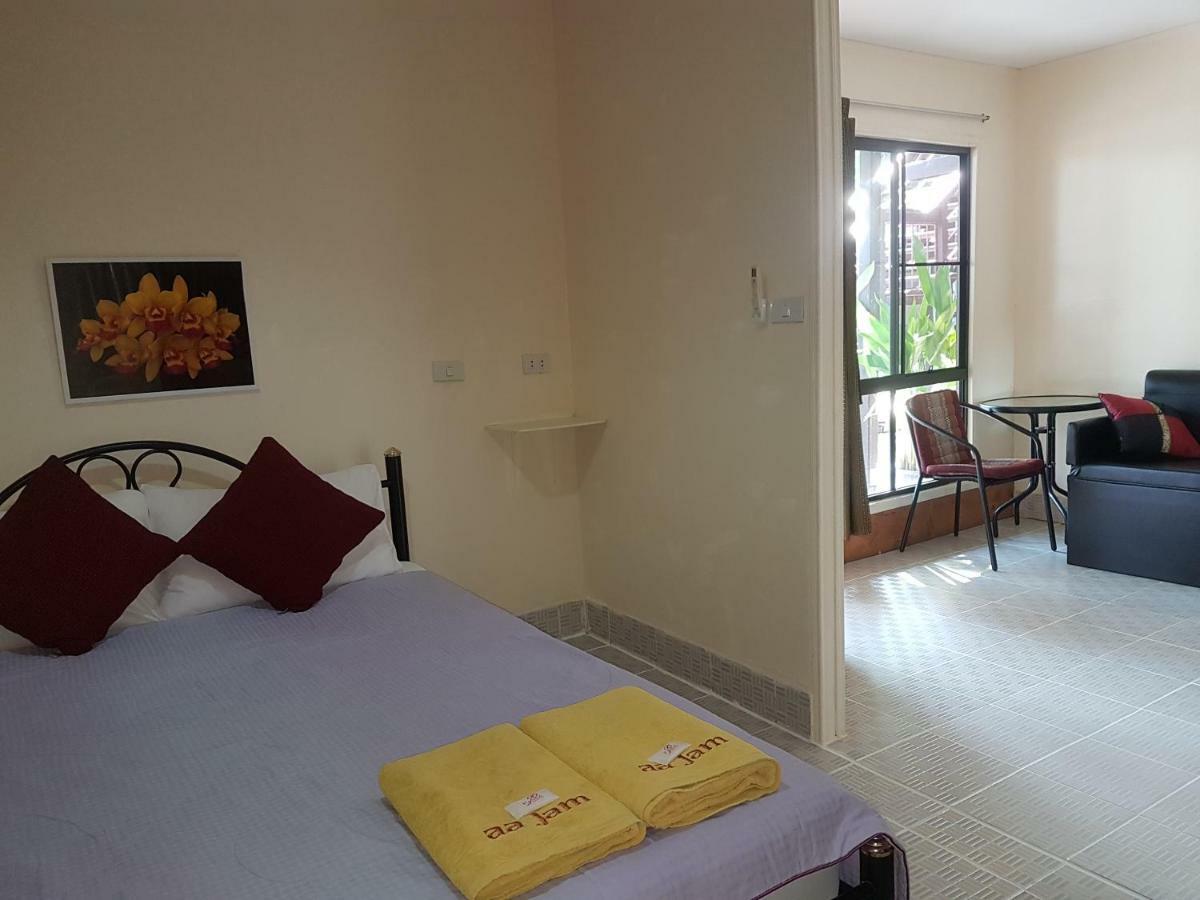 Aajam Riverfront Rooms Kanchanaburi Exterior photo