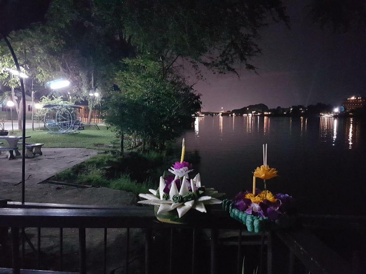 Aajam Riverfront Rooms Kanchanaburi Exterior photo